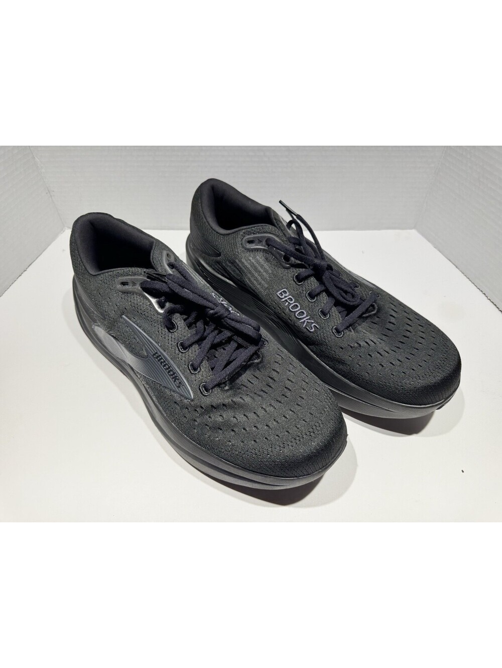 Brooks Ghost Max 3 - Men’s Size 11.5 - Regular Width - Brand New In Box!